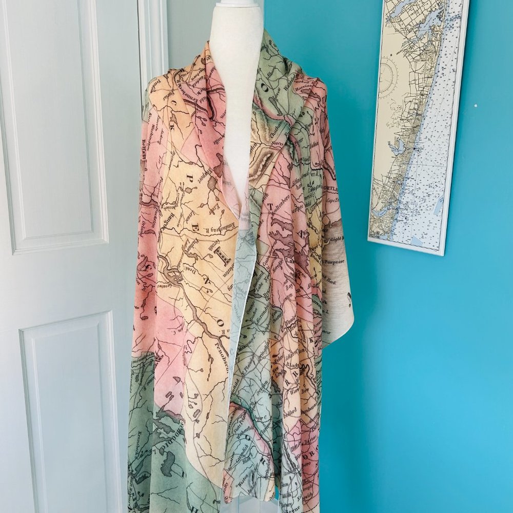 NEW without TAGS wrap with vintage map of Maine - Picture 4 of 9